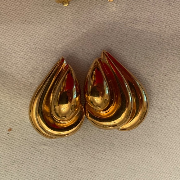 St John Clip gold plated earrings - Picture 3 of 4